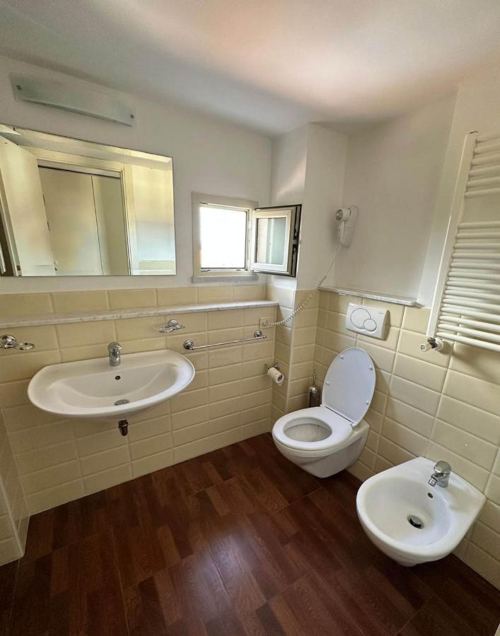 Hotel Villa Benvenuti Виареджо Экстерьер фото