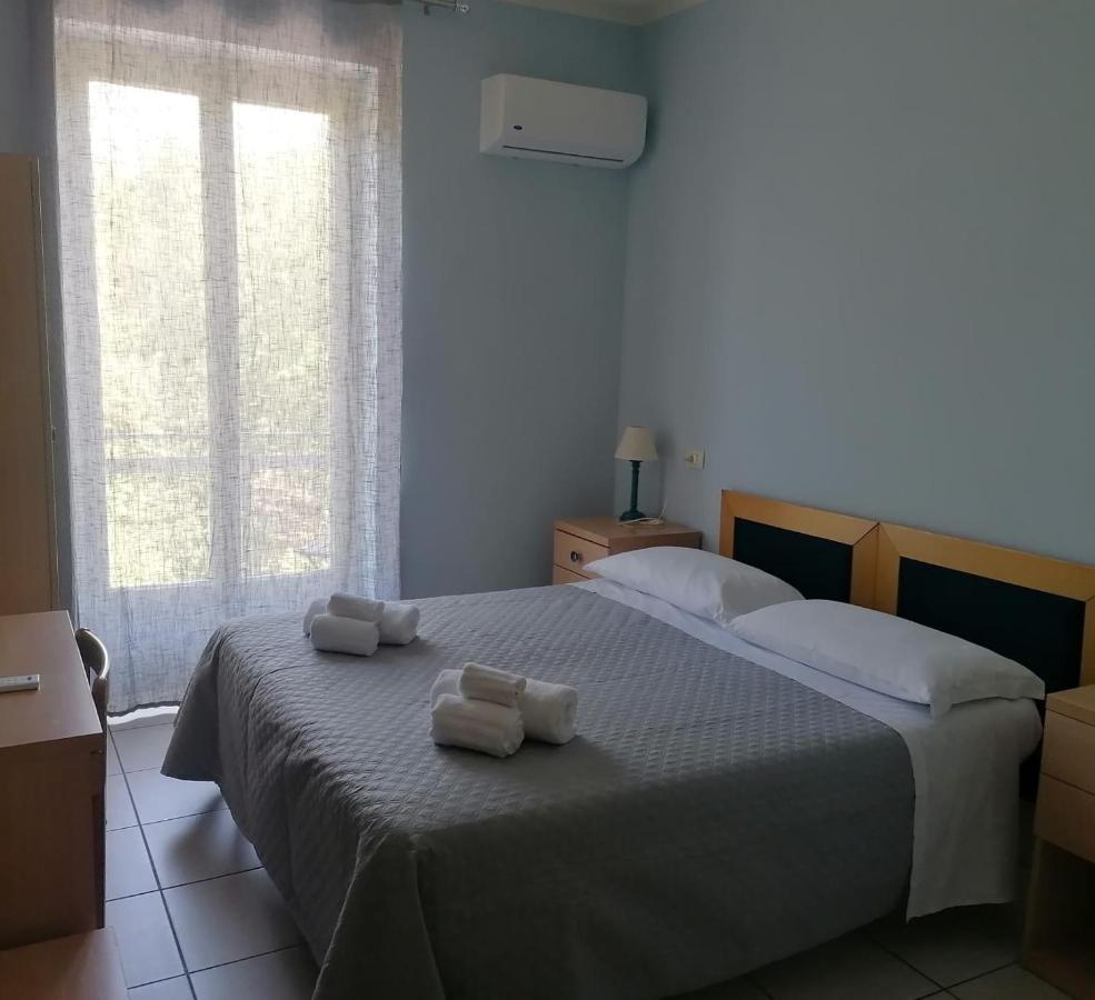 Hotel Villa Benvenuti Виареджо Экстерьер фото