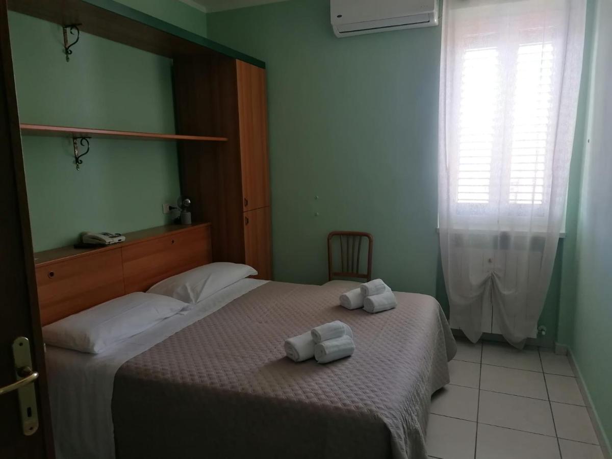 Hotel Villa Benvenuti Виареджо Экстерьер фото