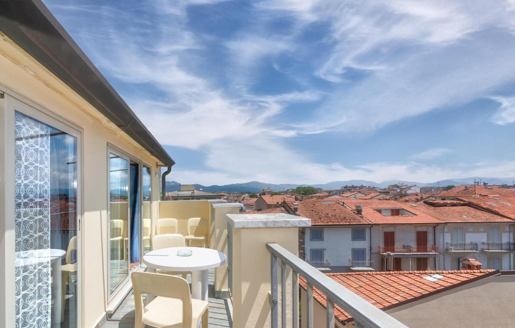 Hotel Villa Benvenuti Виареджо Экстерьер фото